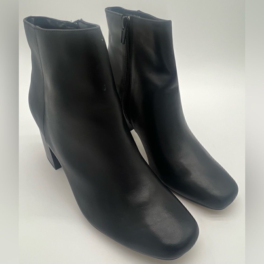 Sold on Mercari! BELLA VITA Women's Wilma Square Toe Ankle Boots Black Size 7 - Picture 3 of 11